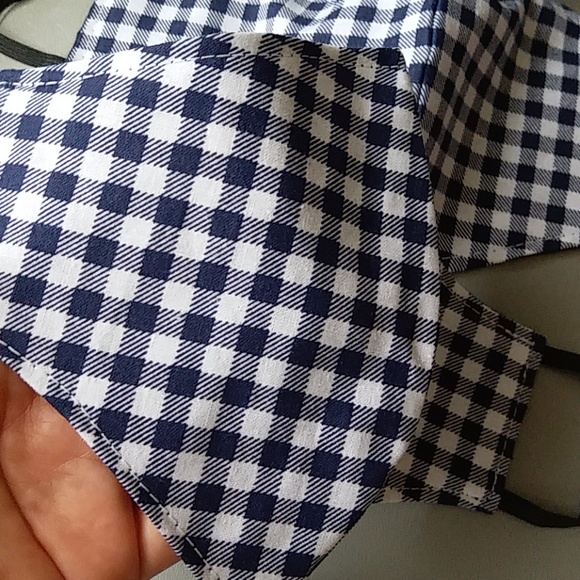 Beautiful NWOT 3 Checkerboard Reusable Masks - Picture 4 of 5